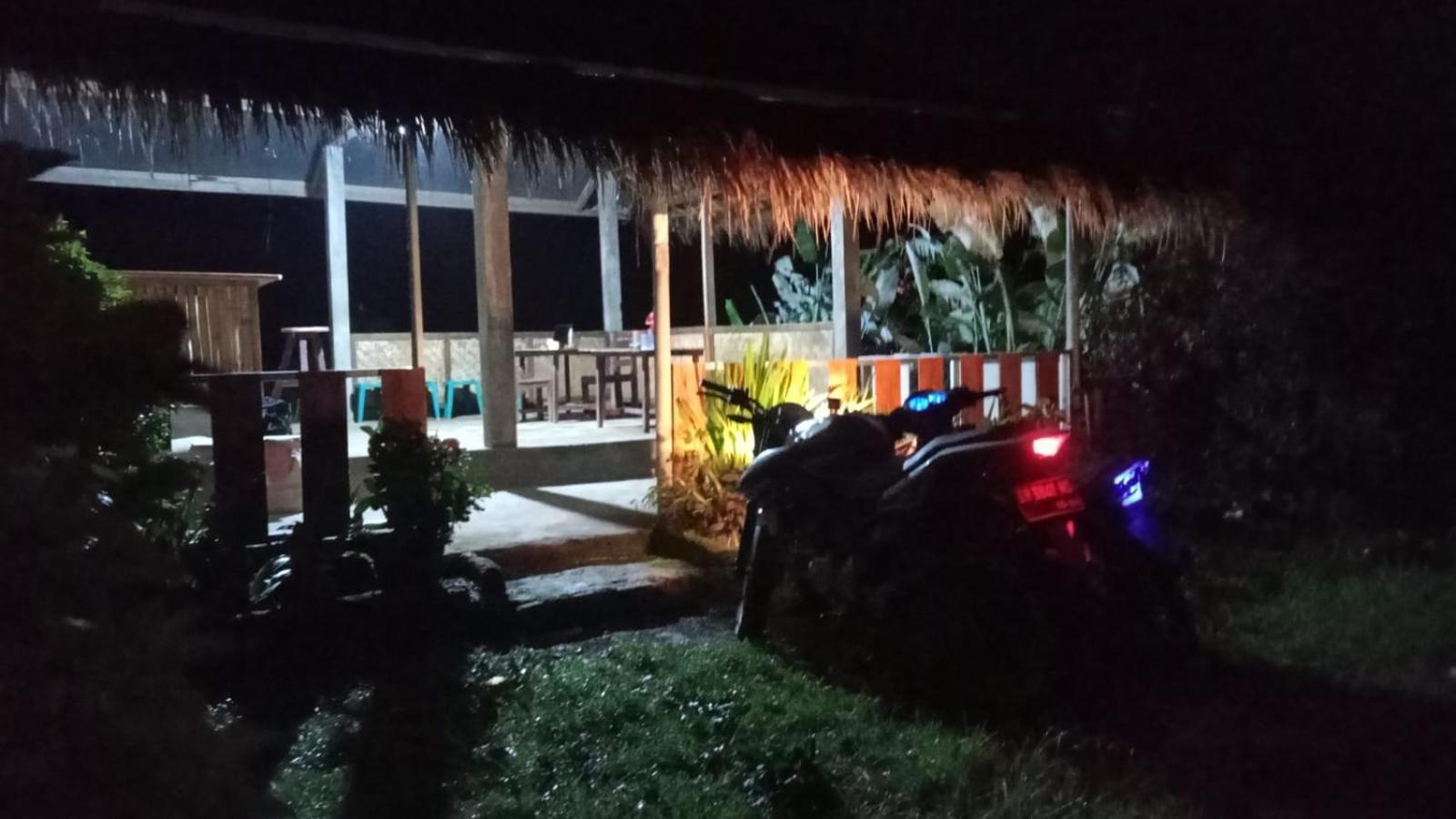 Bayan Exotic Homestay セナル エクステリア 写真