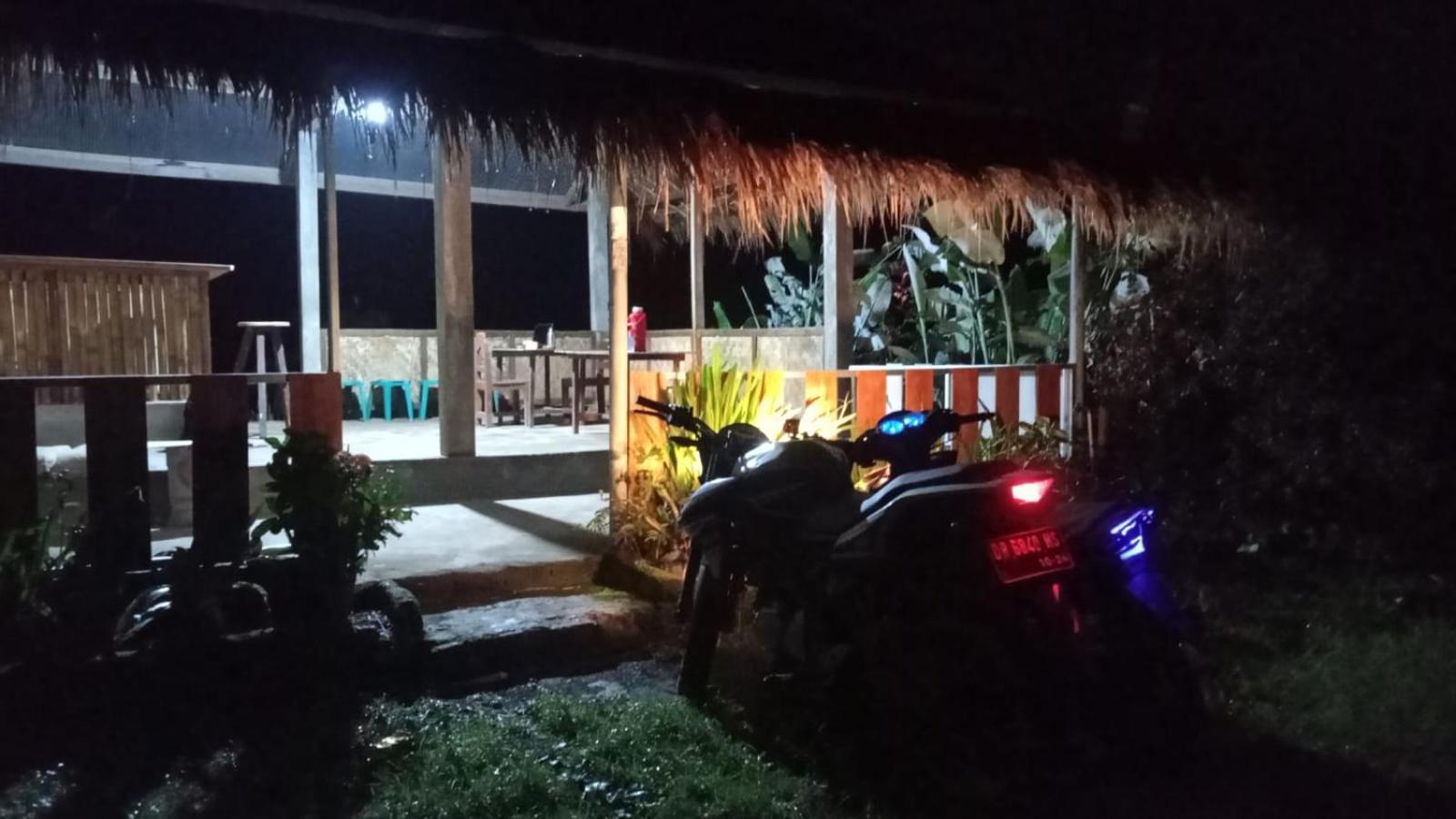 Bayan Exotic Homestay セナル エクステリア 写真